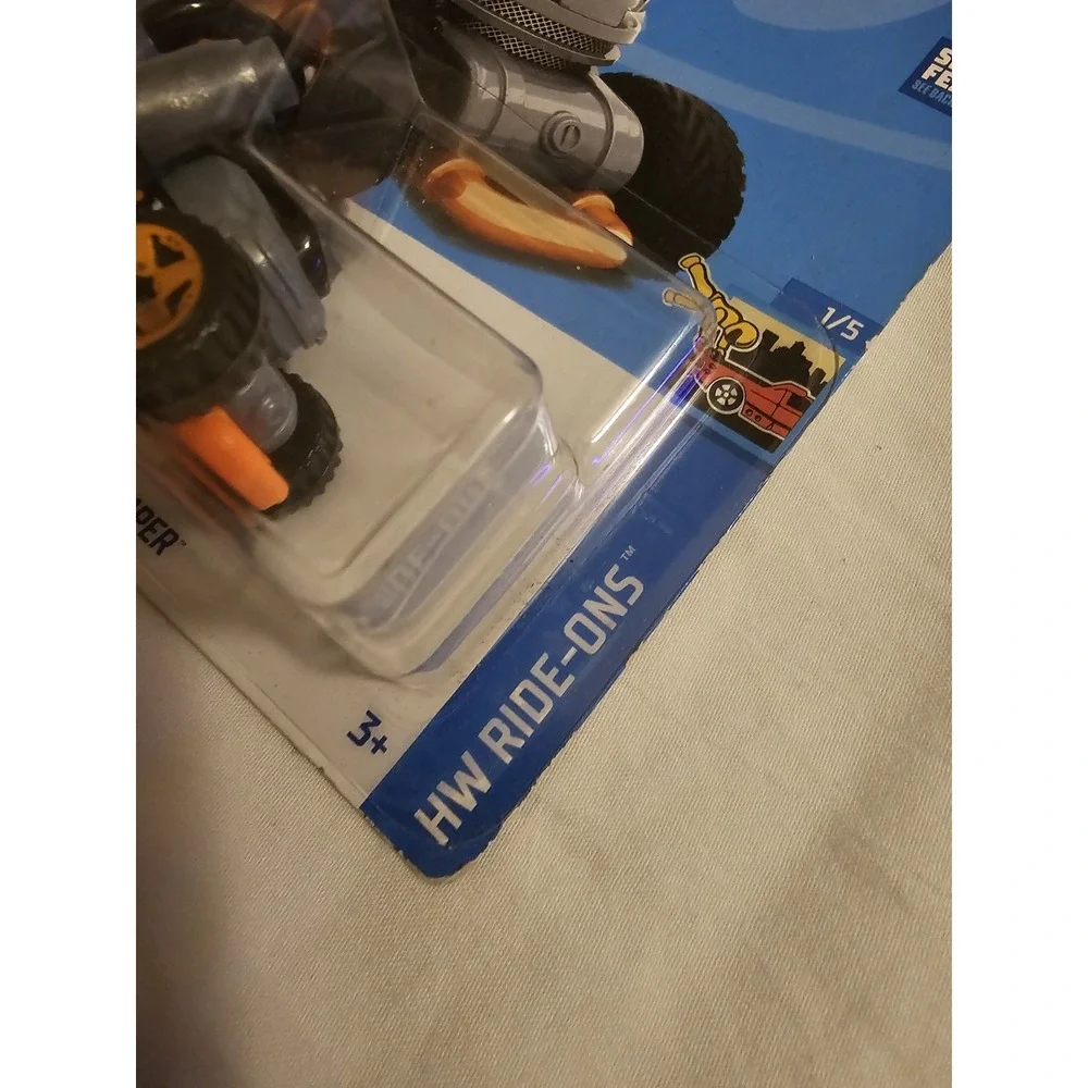 Hot Wheels Grass Chomper HW Ride-Ons 1/5 –‎ Card Damage